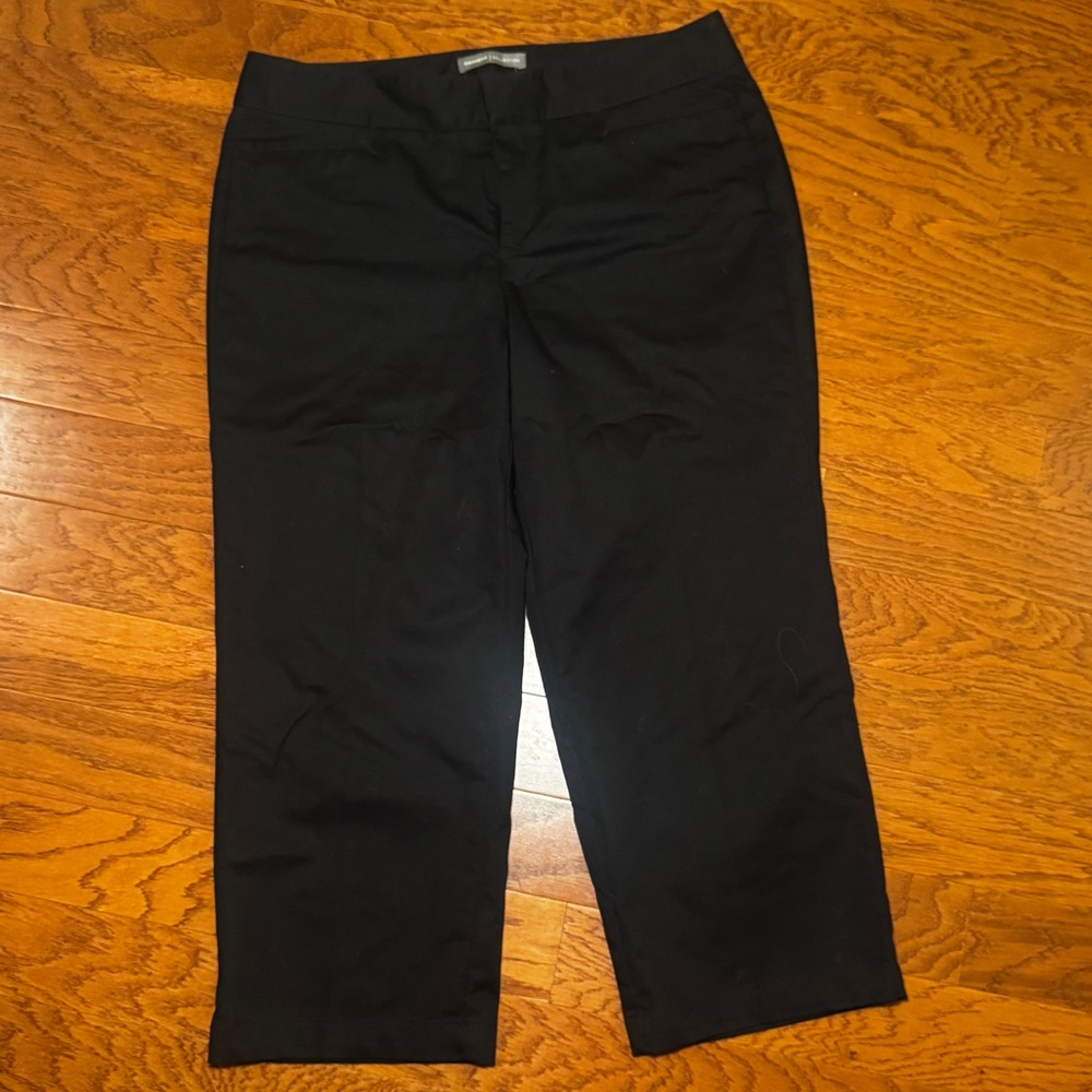 Dockers Collection Women’s Size 8 Cropped Ankle Black Pants